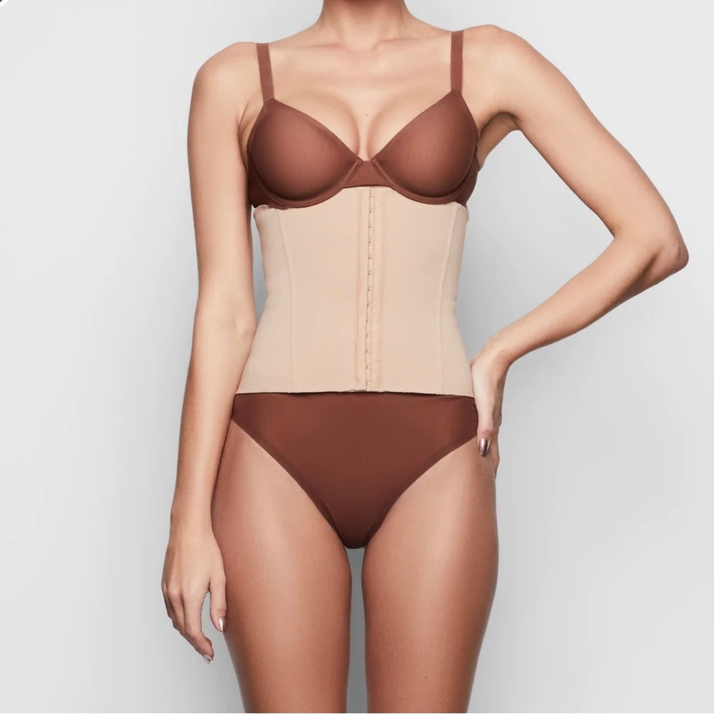 SKIMS Waist Trainer Brand New